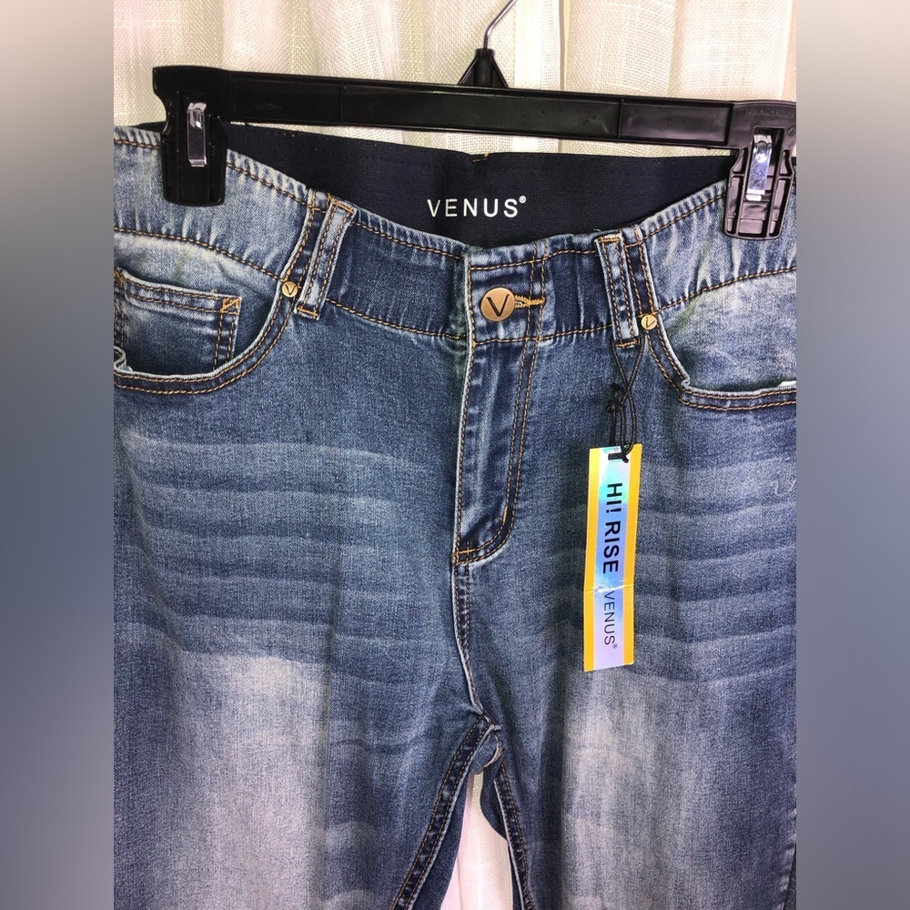 VENUS High-Rise Slim Jeans in Washed Blue size 8 NWT - Picture 2 of 6